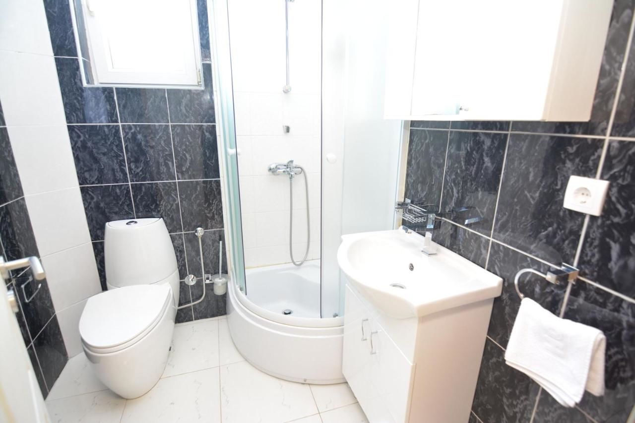 Апартаменты Apartments Crnogorac Тиват