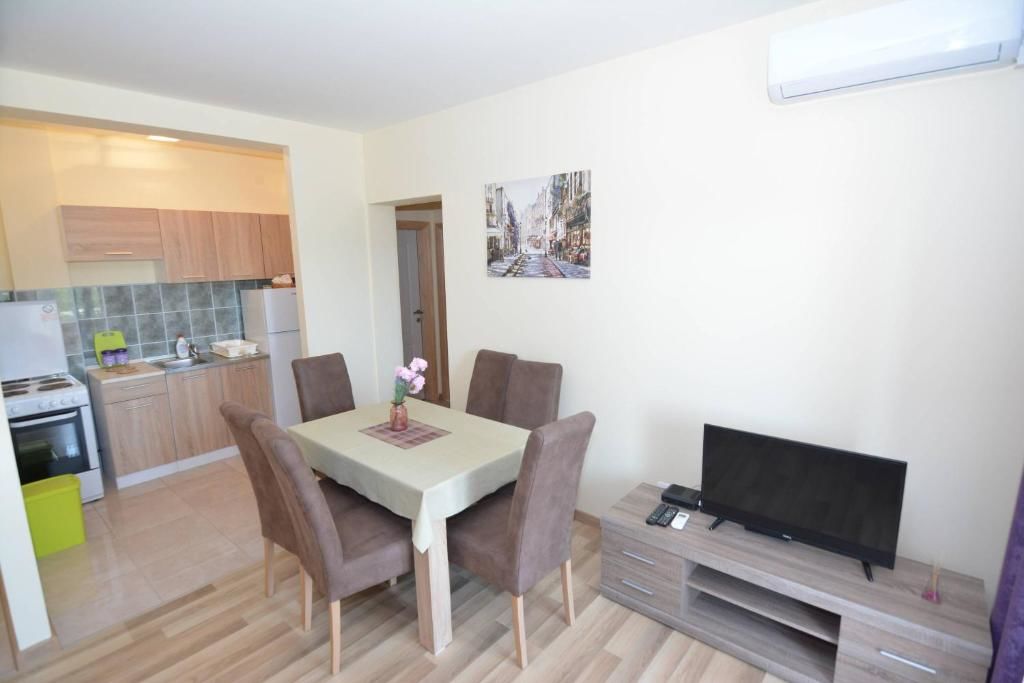 Апартаменты Apartments Crnogorac Тиват