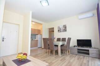 Апартаменты Apartments Crnogorac Тиват Апартаменты с 2 спальнями-21